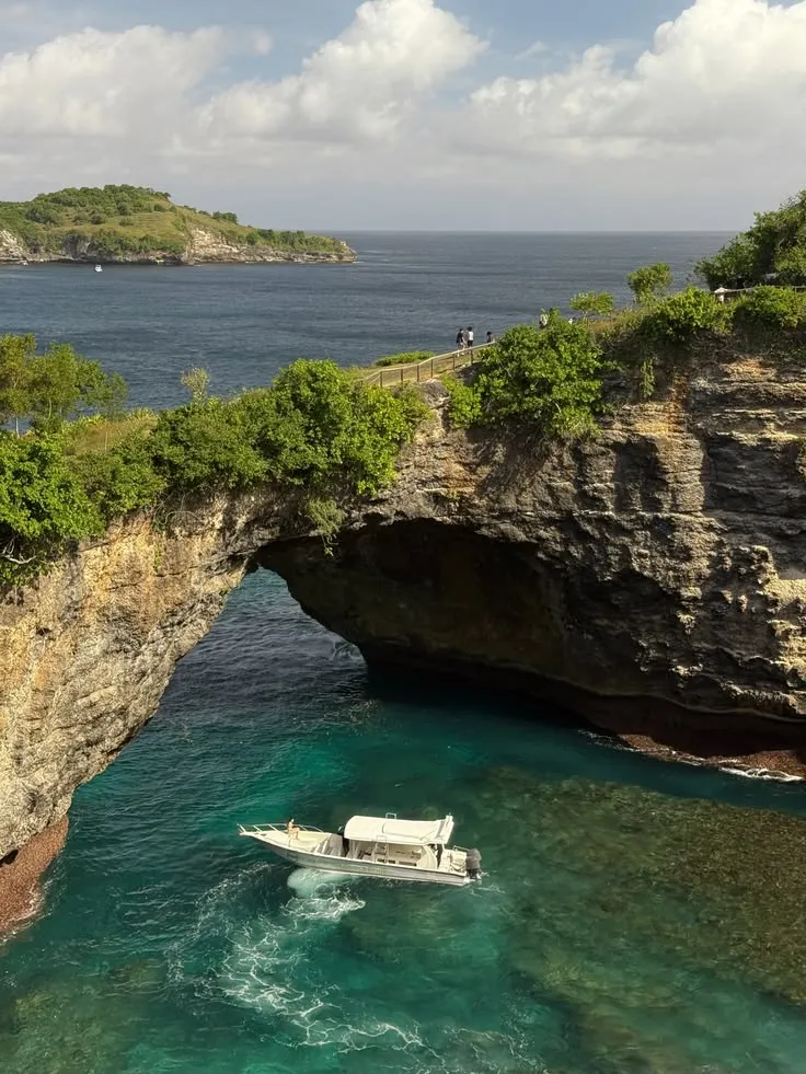 East & West Nusa Penida Tour